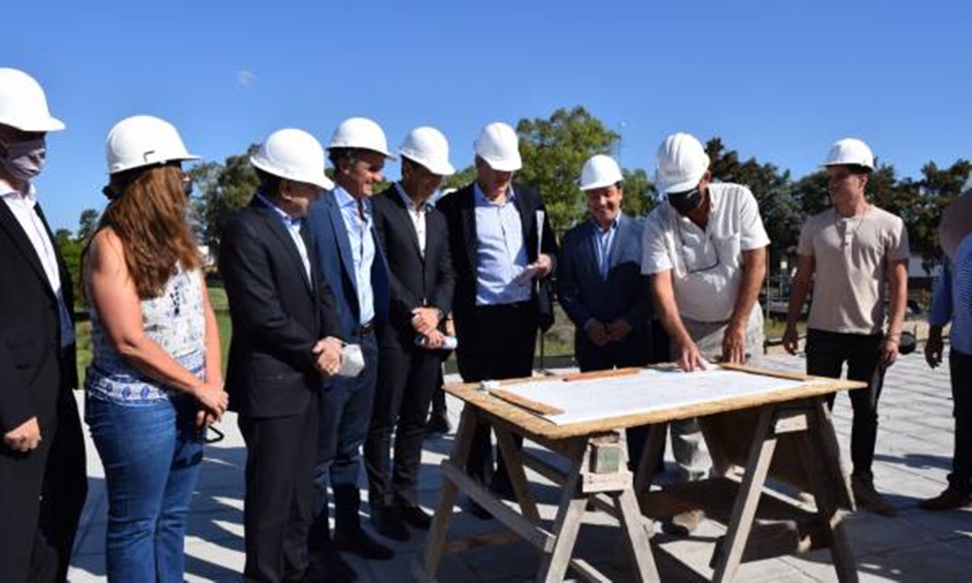 Perczyc y Katopodis visitaron las obras del nuevo edificia de Ciencias de la Salud de la UNAJ