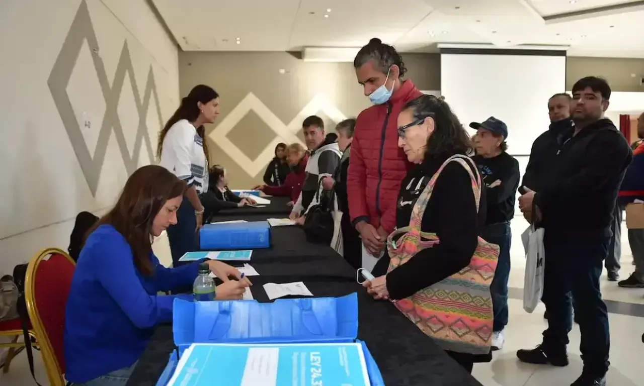 Legalización de viviendas en Varela: Más de 50 barrios reciben escrituras municipales y provinciales