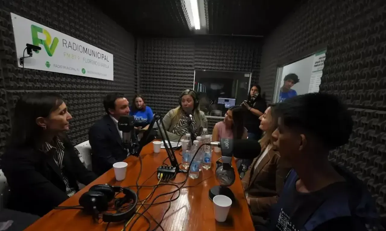 Inició el primer taller de radio para estudiantes universitarios varelenses