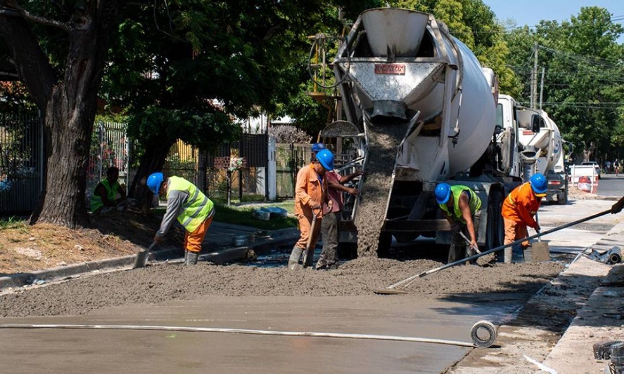 La Comuna avanza en la repavimentación de la calle Bernardino Rivadavia en el barrio La Pileta