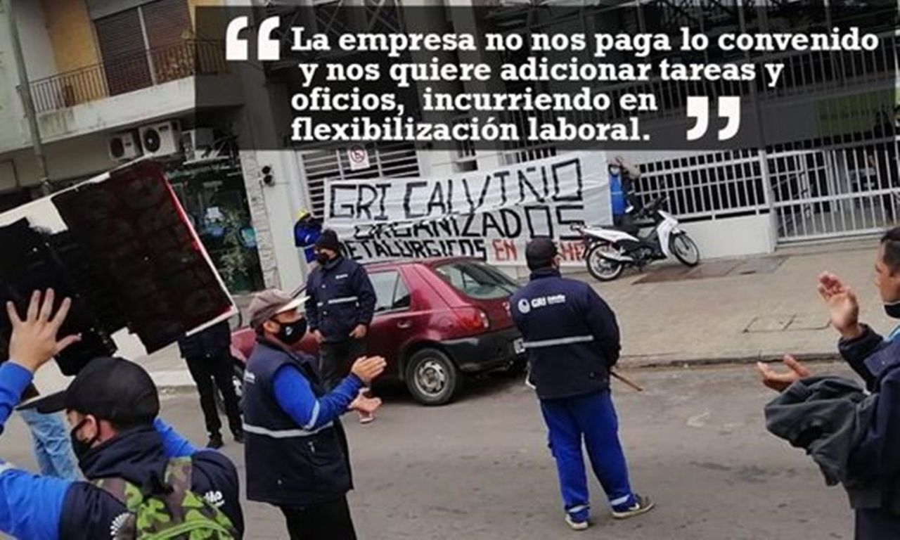 Trabajadores ocupan pacíficamente fábrica reclamando salarios